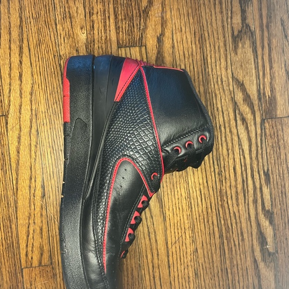 Air Jordan 2 Alternate Black/Red - Picture 5 of 10
